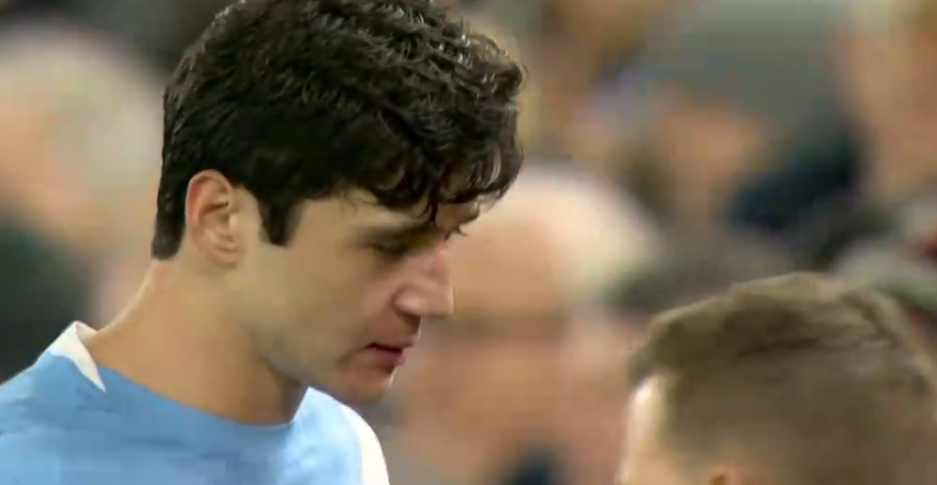 立博体育-曼城惊魂一刻！胡桑诺夫被撞晕，鼻子肿起大包，多纳鲁马误伤